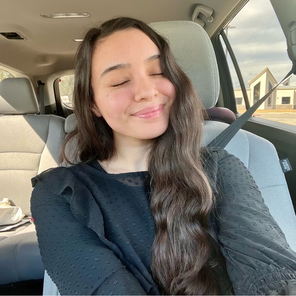 Meet your Posher, Evelyn - Picture 3 of 4